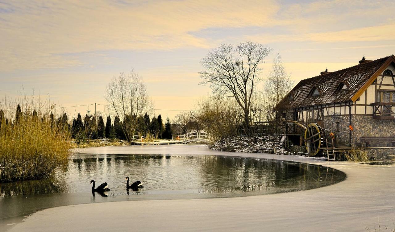 Villa Dom Na Wodzie Mazury Dzwierzuty Exterior foto
